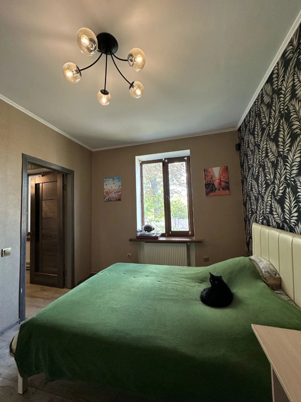 House for sale with furniture and appliances