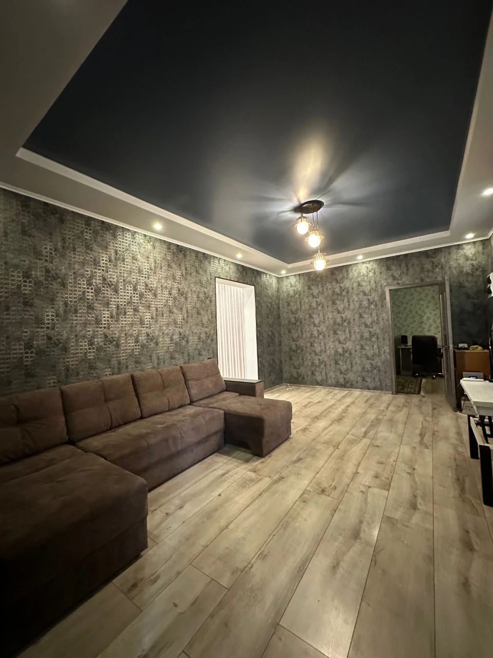House for sale with furniture and appliances