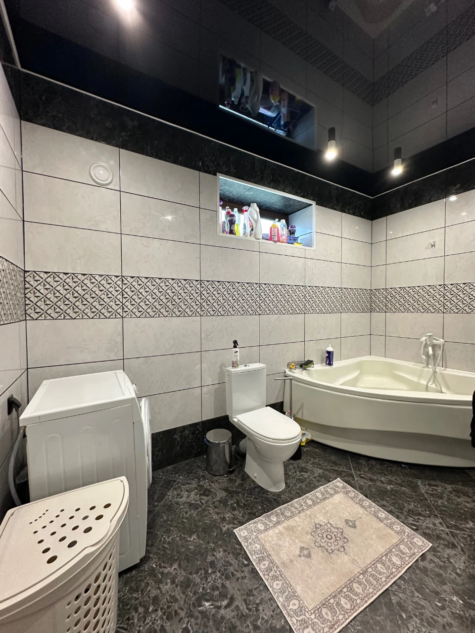 House for sale with furniture and appliances