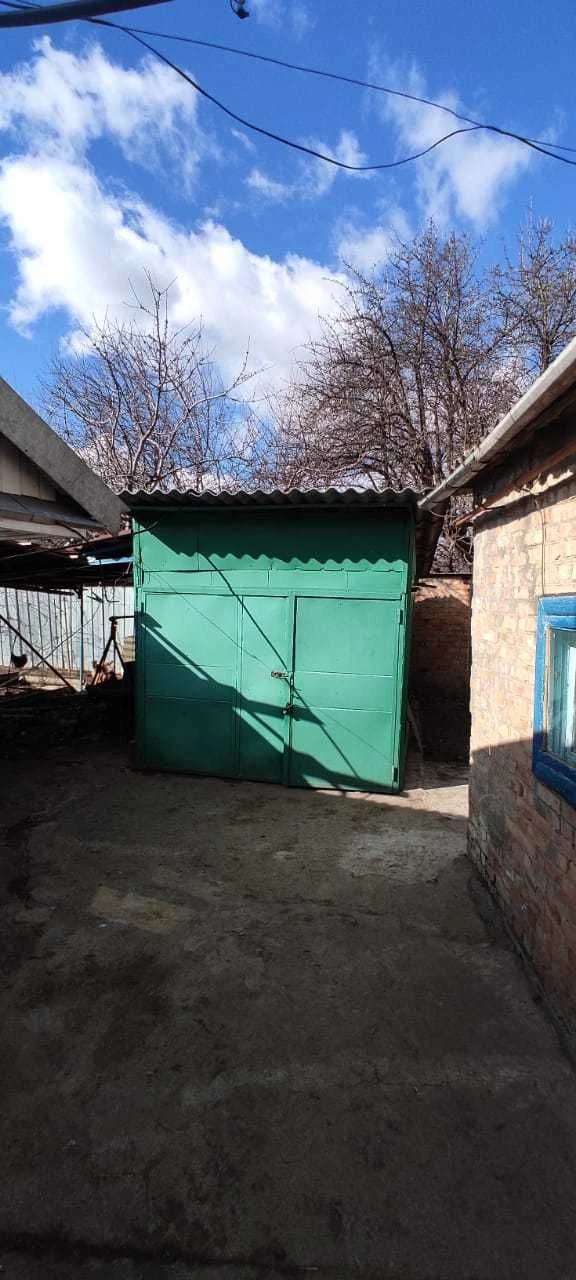 Продам или обменяю полдома.
