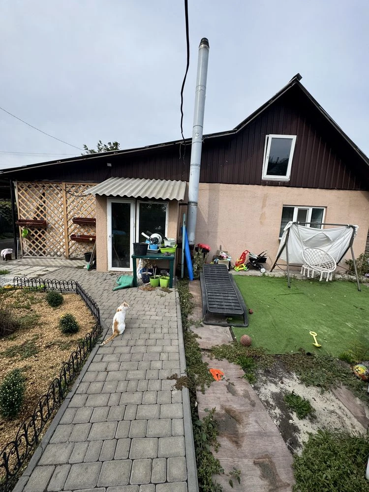 Продам будинок по вул. Луганська