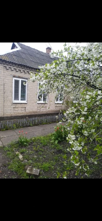 Продам пів будинку