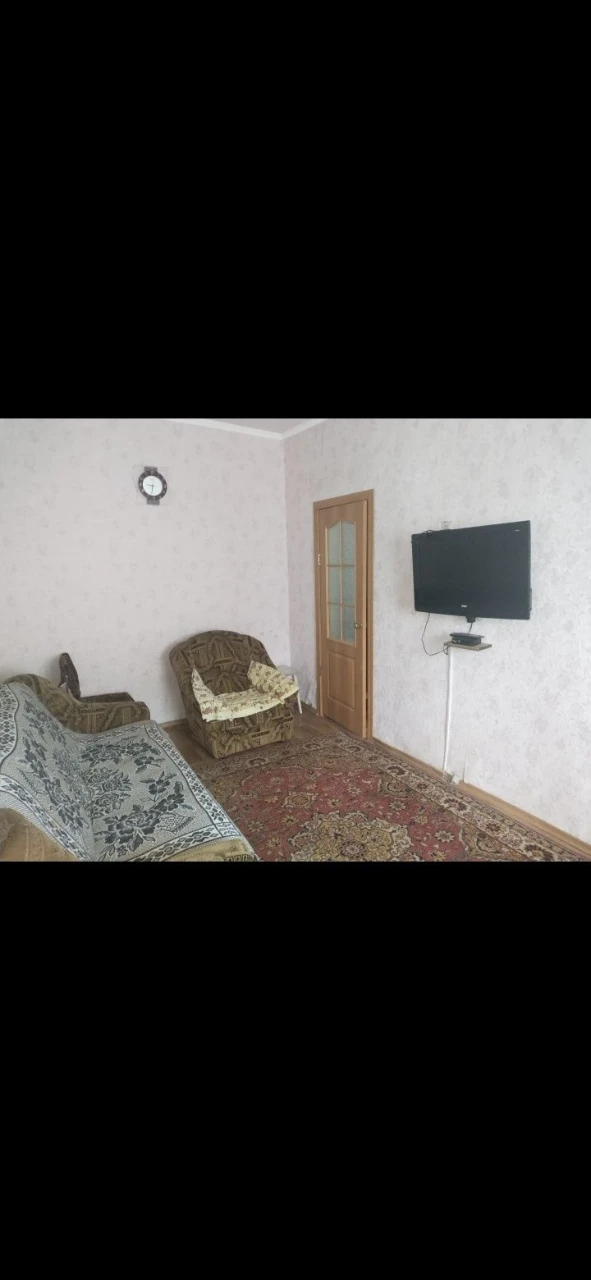Продам пів будинку