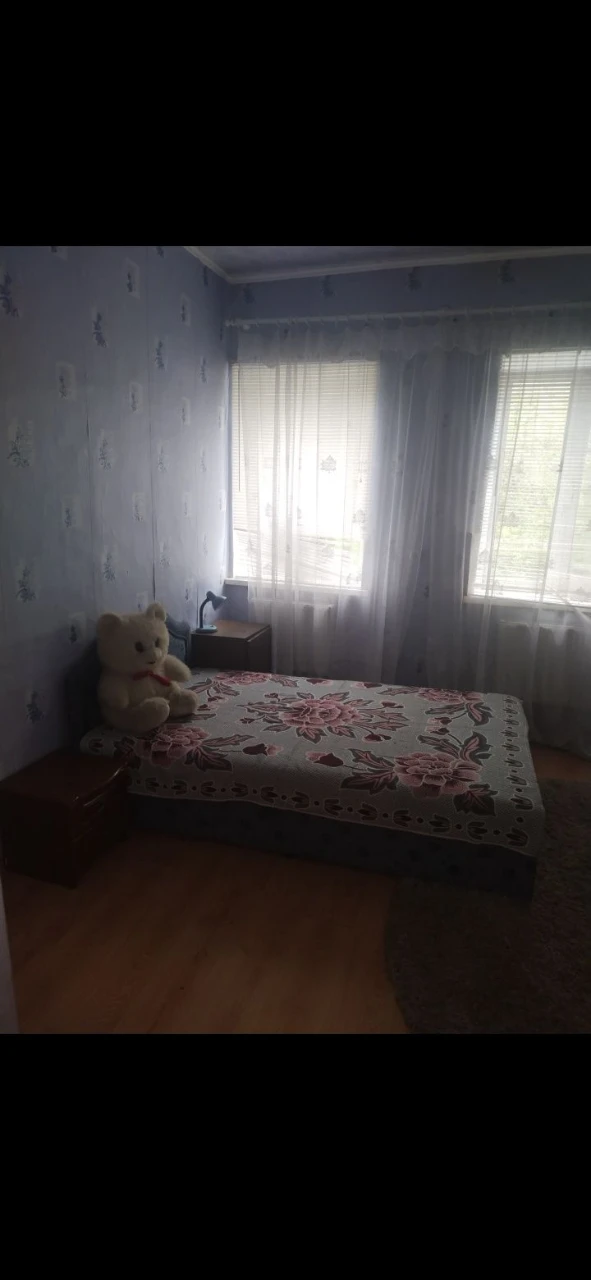 Продам пів будинку