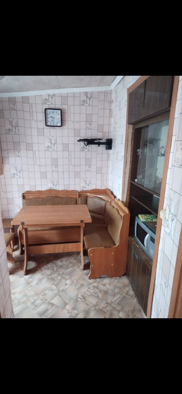 Продам пів будинку