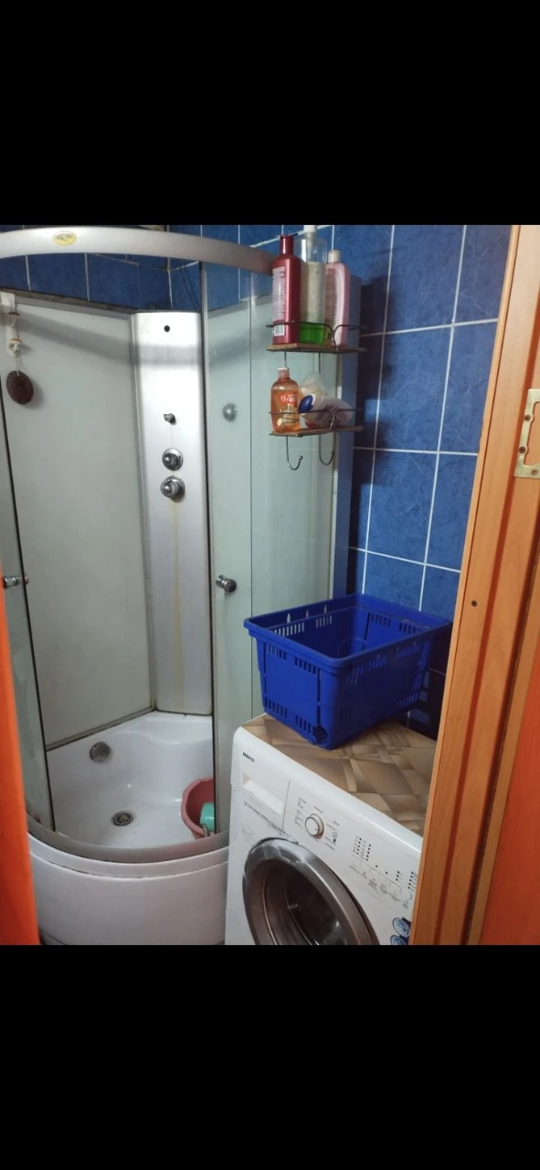 Продам пів будинку