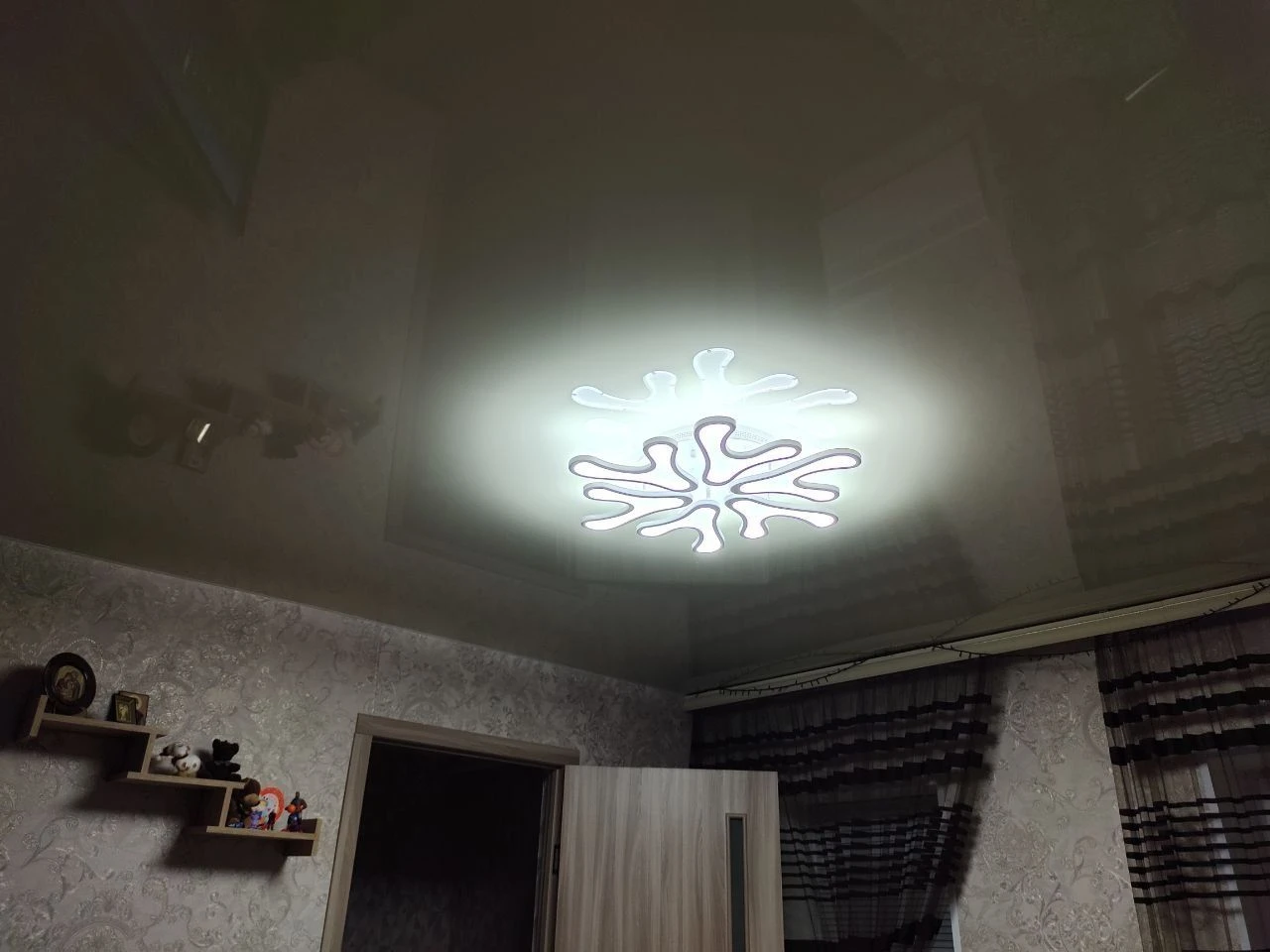 Продається половина дому