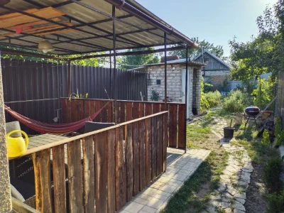 Продається половина дому