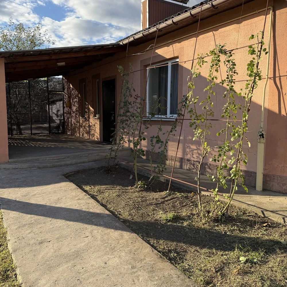 Продам затишний будинок