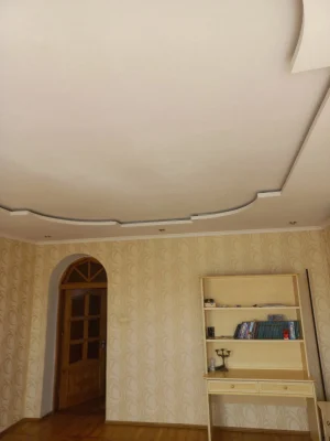 Продам 2-х поверховий  будинок