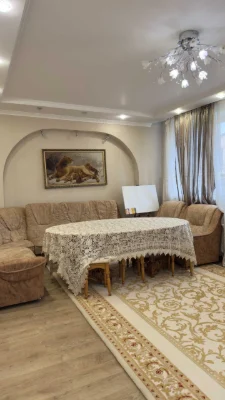 Продаж двоповерховий будинок, земельна ділянка 6 соток