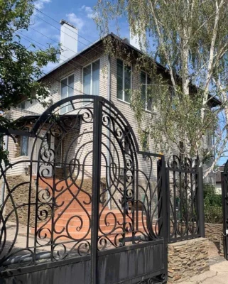 Продам будинок, дом 350 м², 20 соток, Павлоград – від власни