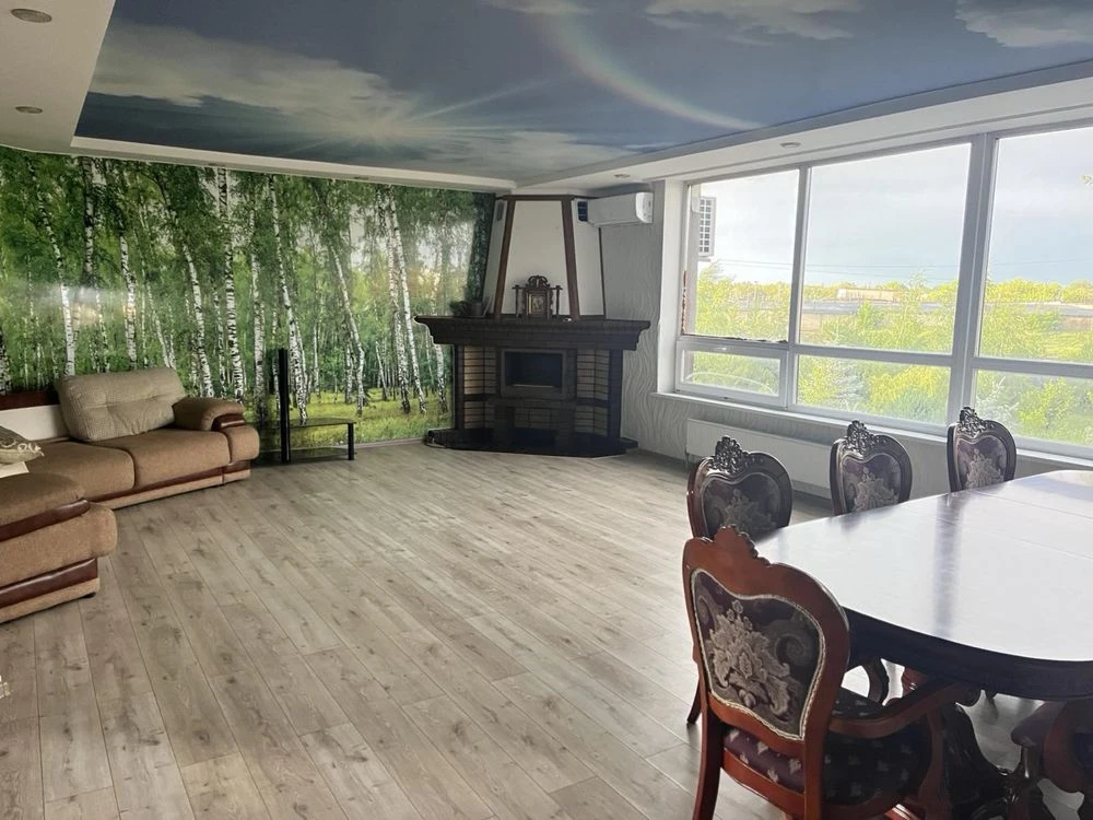 Продам будинок 290 м.кв в місті Павлоград.