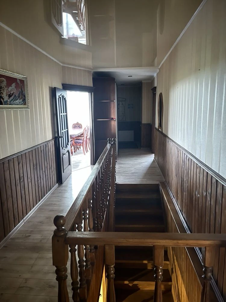 Продам будинок 290 м.кв в місті Павлоград.