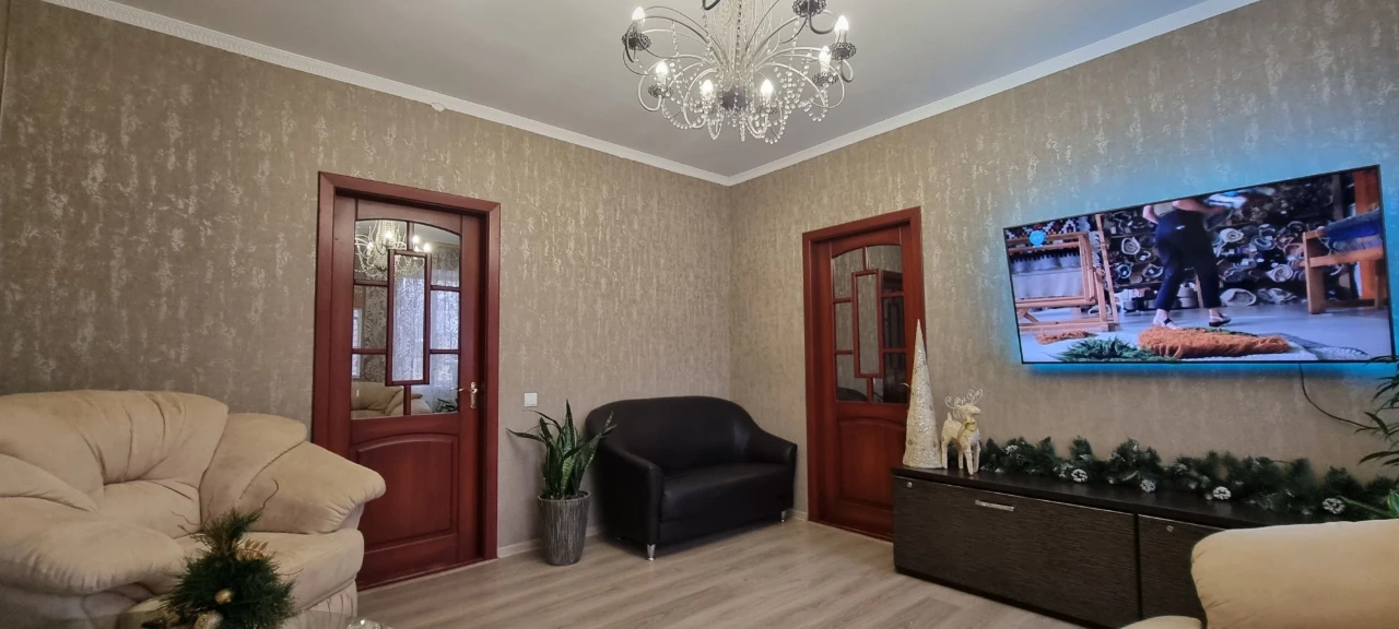 Продам дом в самом  центре( Горветка)
