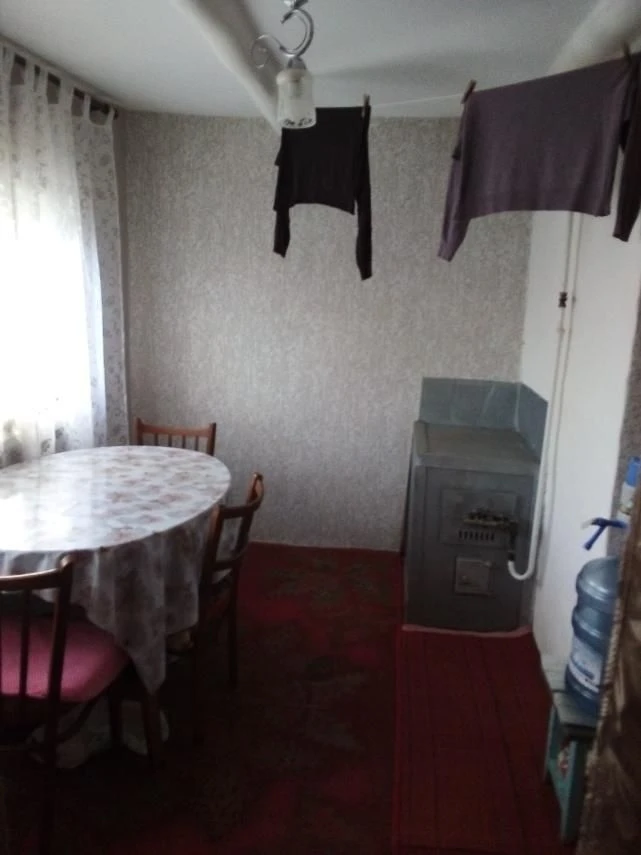 Продам участок землі з доміком.