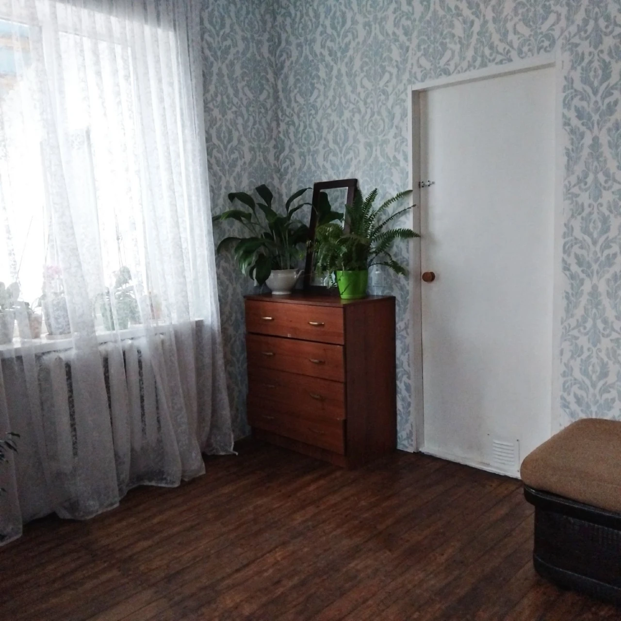 Продам дом будинок недалеко від першої, з земельною ділянко,