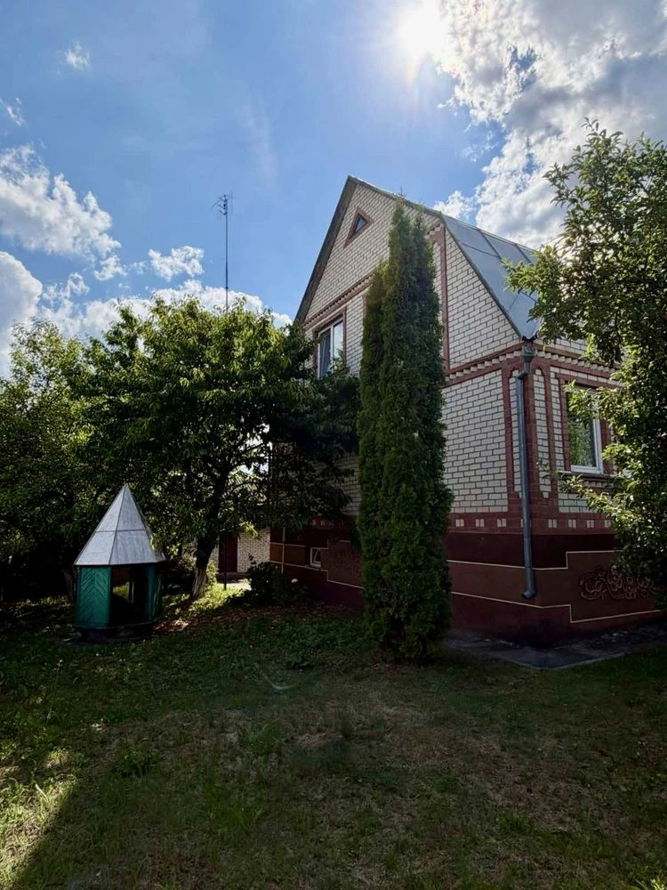 Продається будинок 213 м² з гаражем и участком 23 сотки в Барановке