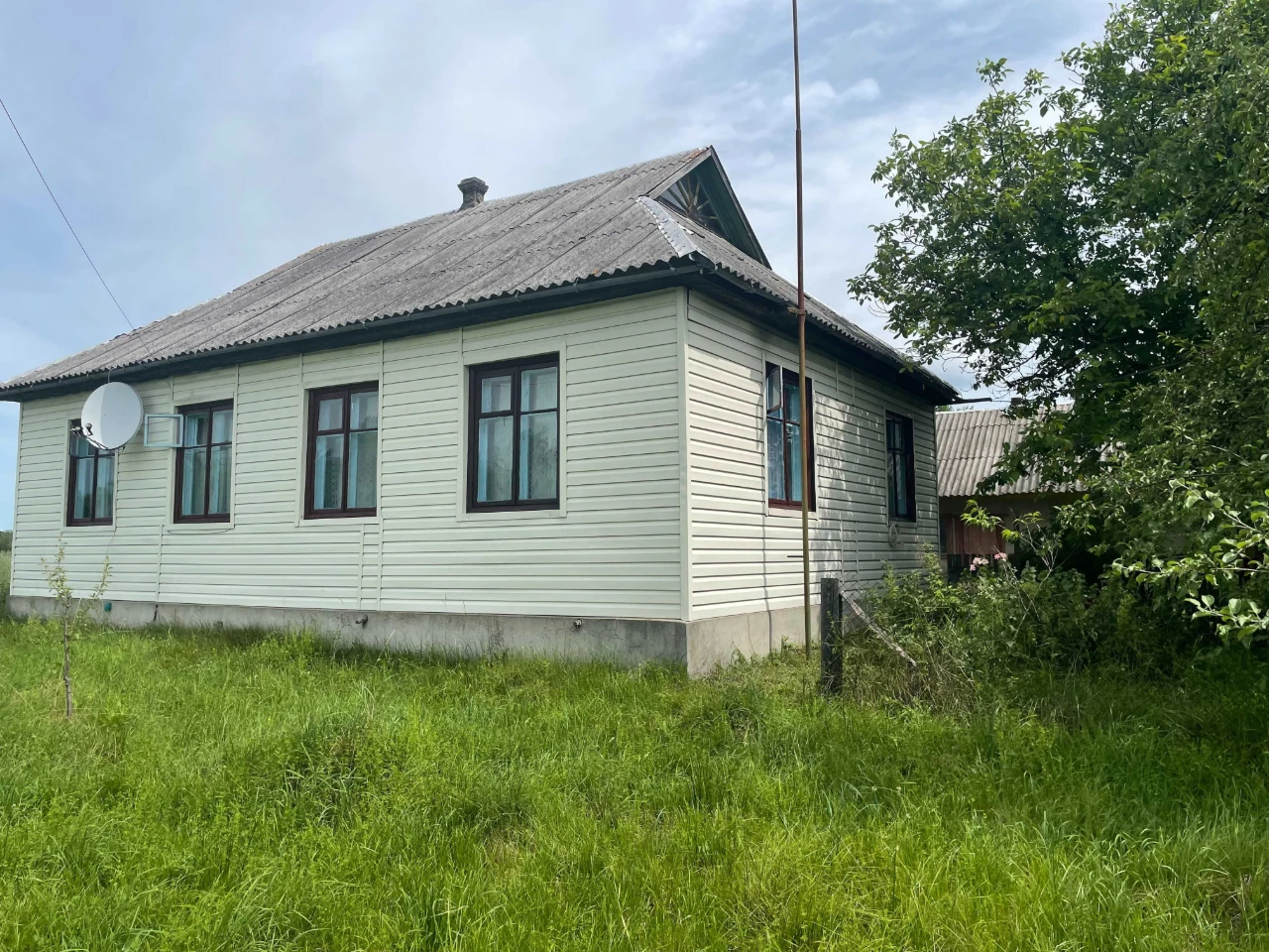 Продам будинок у м. Баранівка — 101,4 м² + 25 соток землі |