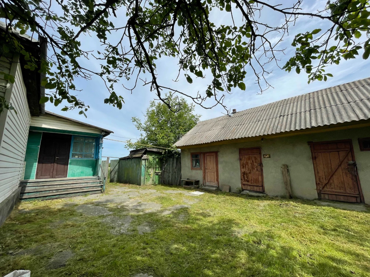 Продам будинок у м. Баранівка — 101,4 м² + 25 соток землі |