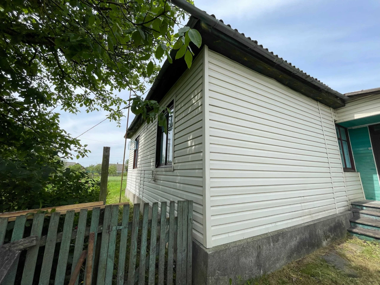 Продам будинок у м. Баранівка — 101,4 м² + 25 соток землі |