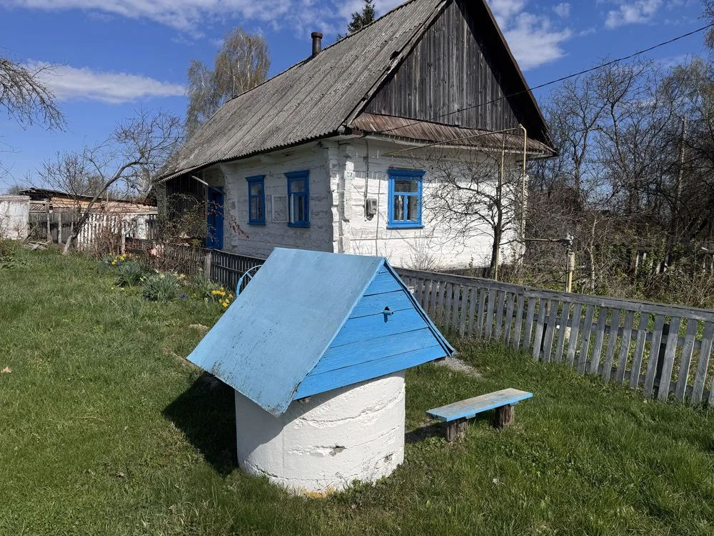 Продаж будинку, газ, криниця, сарай, 15 соток землі