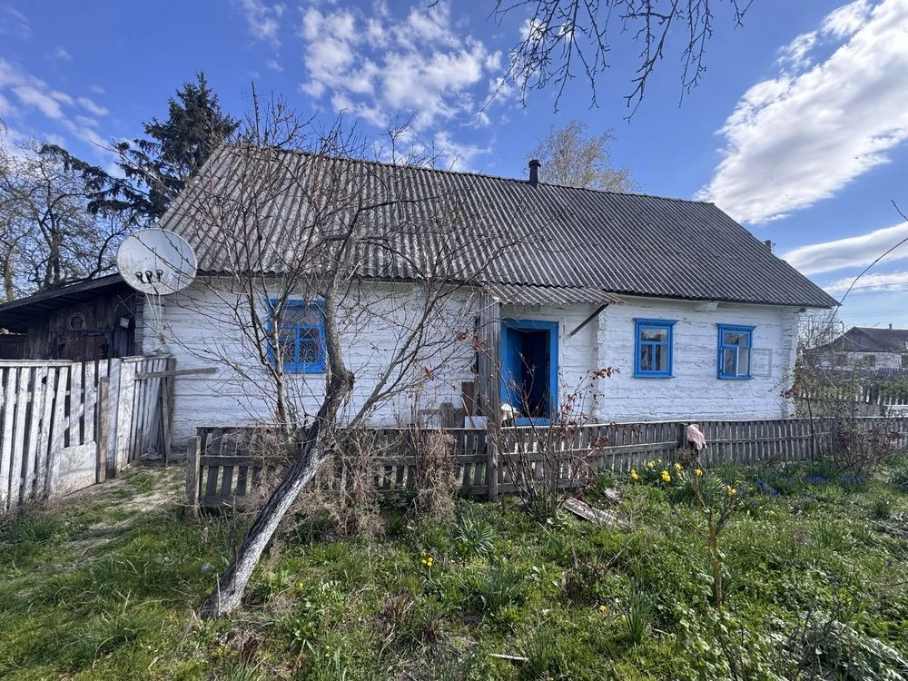 Продаж будинку, газ, криниця, сарай, 15 соток землі