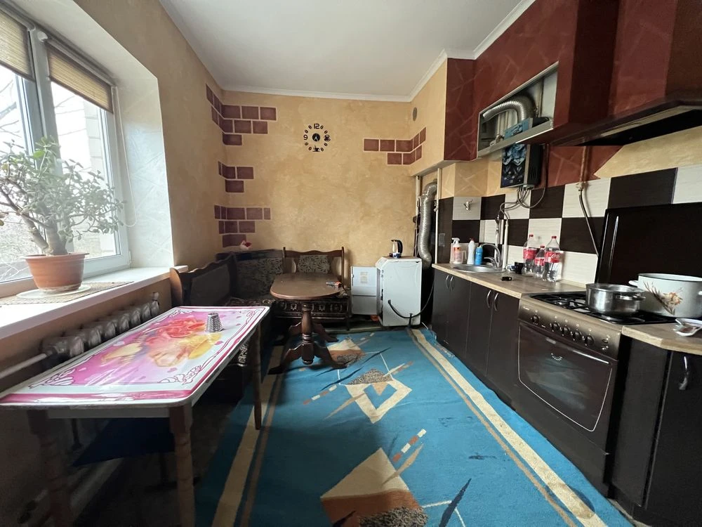 Продається будинок в Новосілках