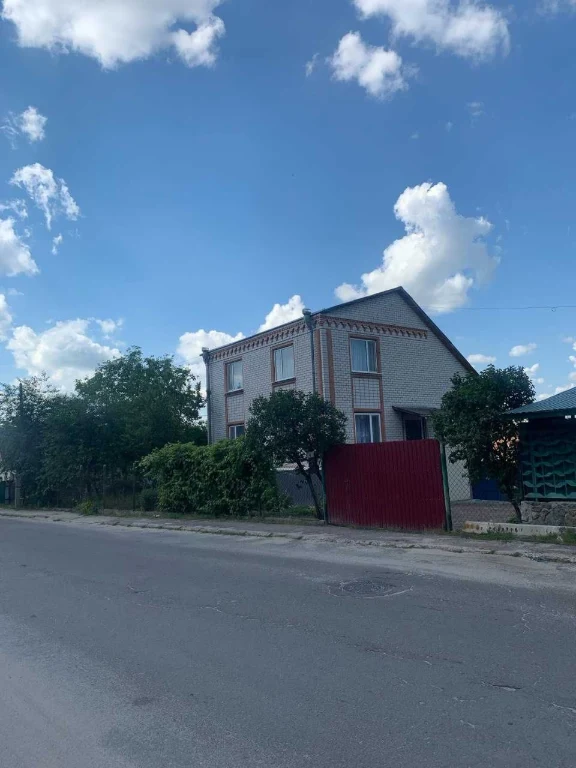 Продам будинок двоповерховий з цокольним поверхом