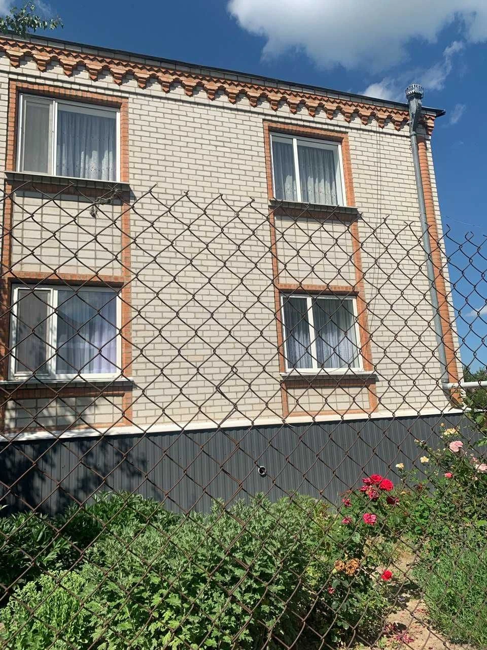 Продам будинок двоповерховий з цокольним поверхом