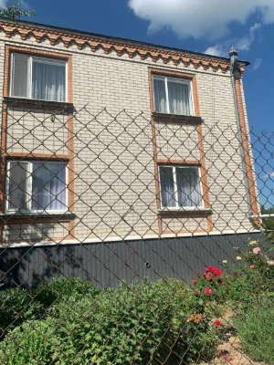 Продам будинок двоповерховий з цокольним поверхом