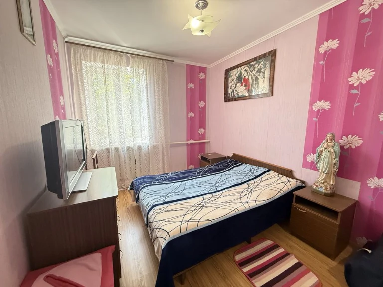 Sale of a house with 2 entrances, 102 m2
