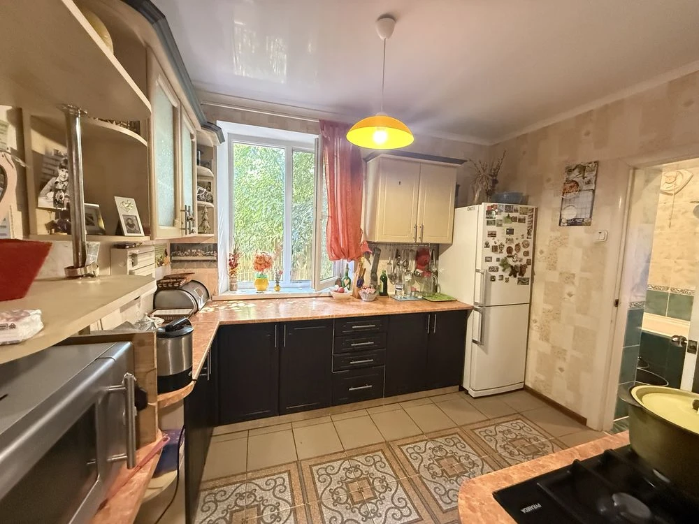 Sale of a house with 2 entrances, 102 m2