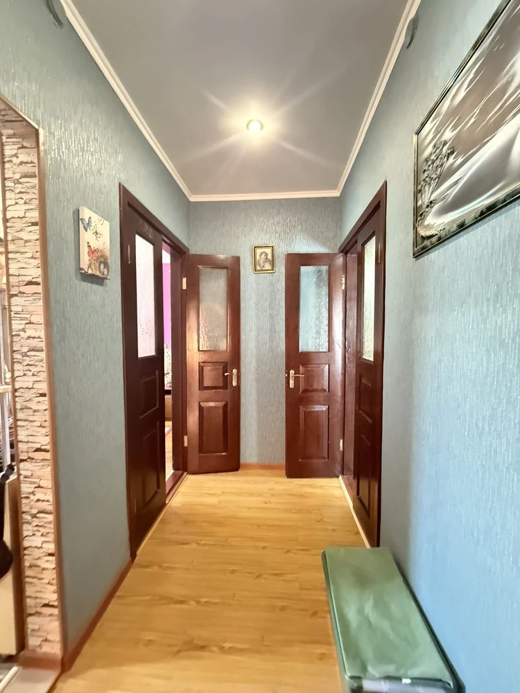 Sale of a house with 2 entrances, 102 m2