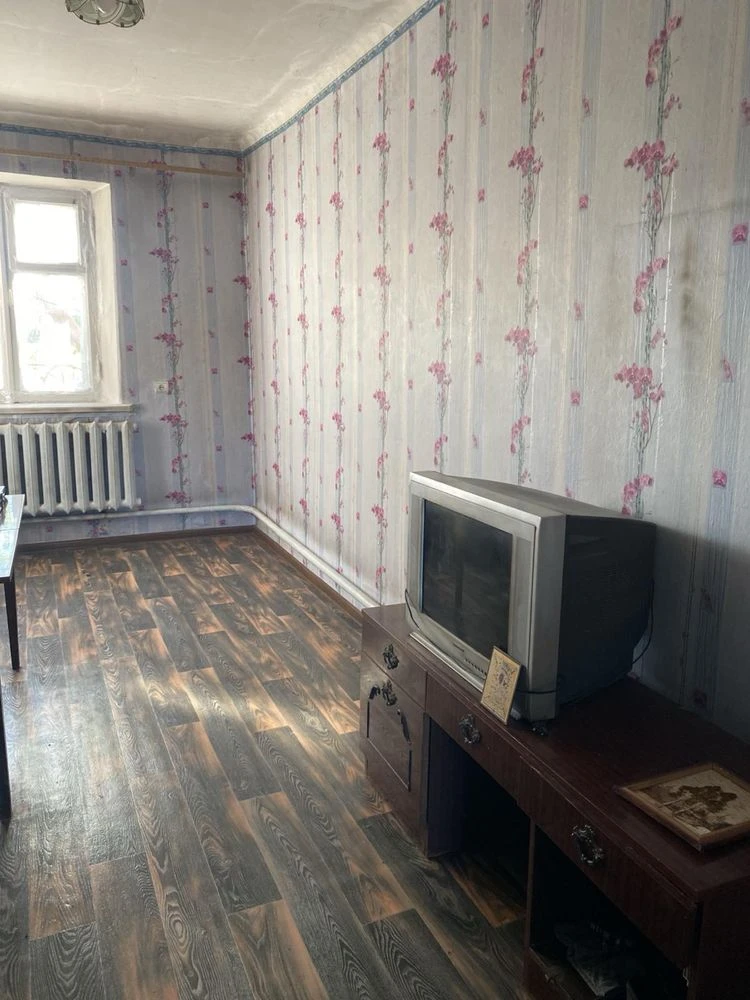 Spacious house with a large plot in the village of Terekhove