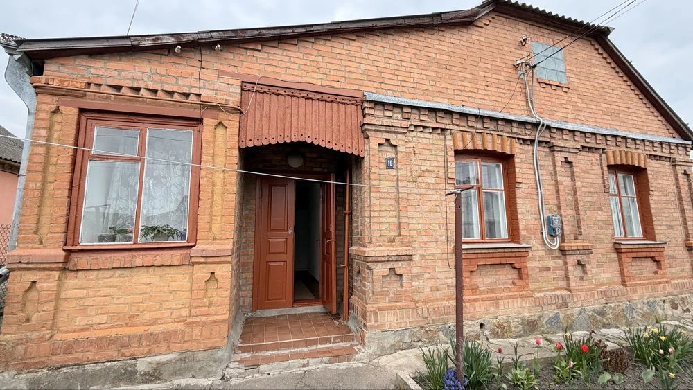 Продается отдельный дом в районе ЗАГСа с удобствами
