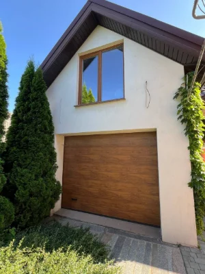 House in the area of the parking lot