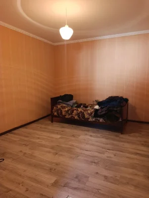Продаю пів будинку  в Центрі  міста (поблизу податкової), ро