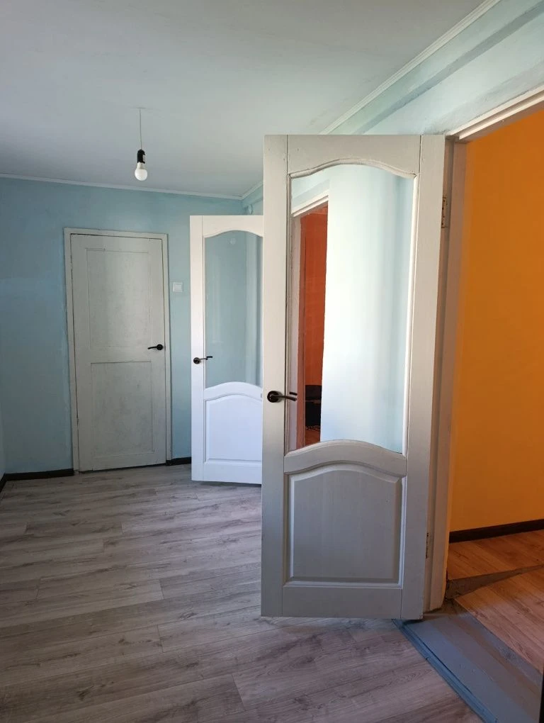 Продаю пів будинку  в Центрі  міста (поблизу податкової), ро