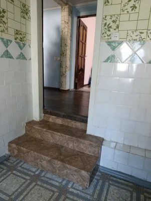 Продаю пів будинку  в Центрі  міста (поблизу податкової), ро