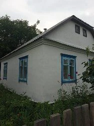 For sale, a compact house near the gas facility