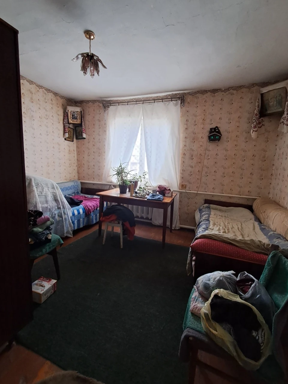 Продам або обміняю на 2-х кім.квартиру будинок на Коростень