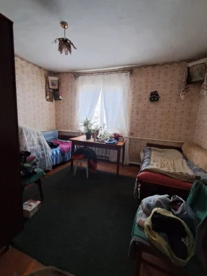 Продам або обміняю на 2-х кім.квартиру будинок на Коростень