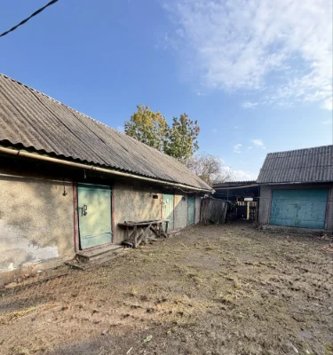 House for Sale in the Village of Kam'yany Brid