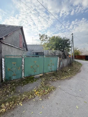 House for Sale in the Village of Kam'yany Brid