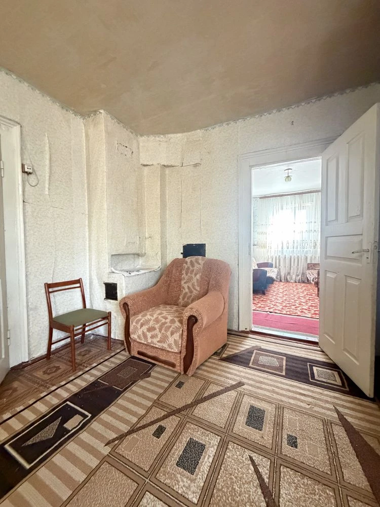 House for Sale in the Village of Kam'yany Brid