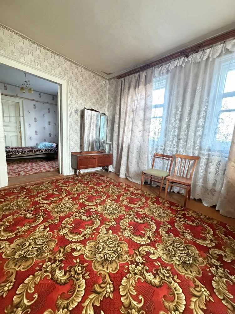 House for Sale in the Village of Kam'yany Brid