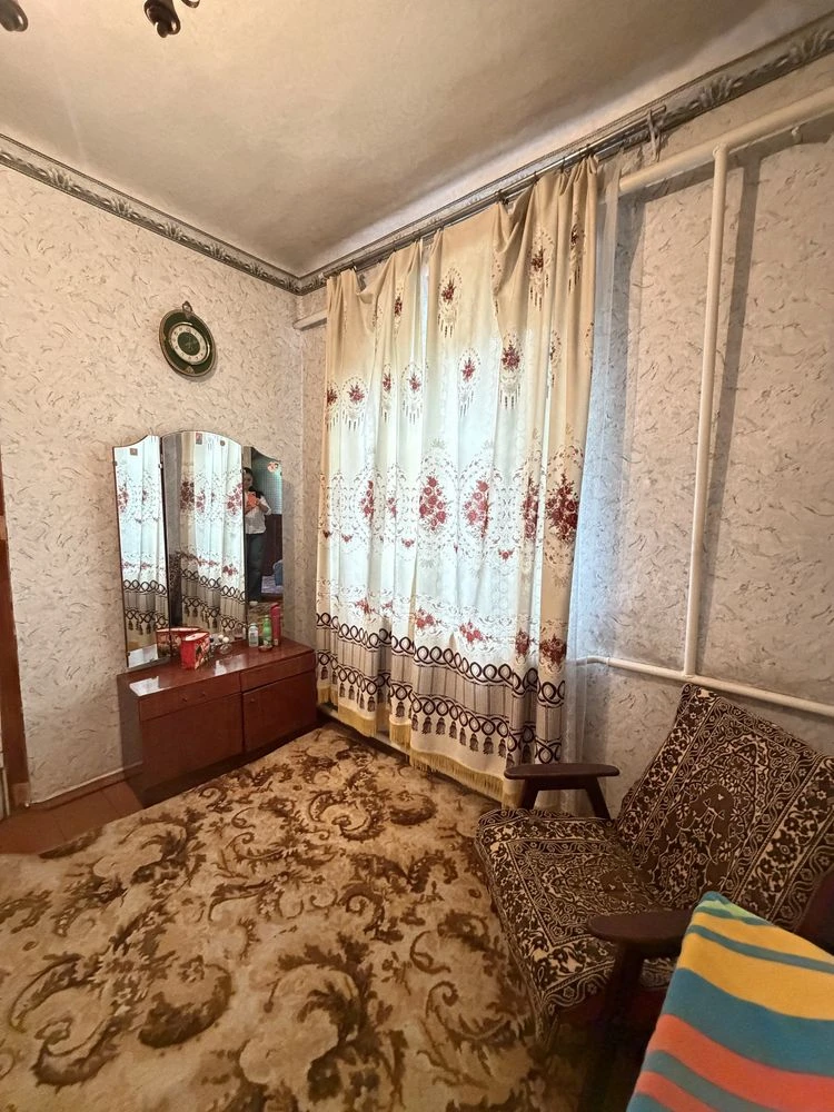 Продаж будинку у місті Коростишеві