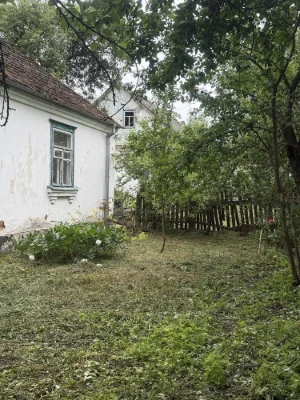 Продається цегляний, в районі садочка