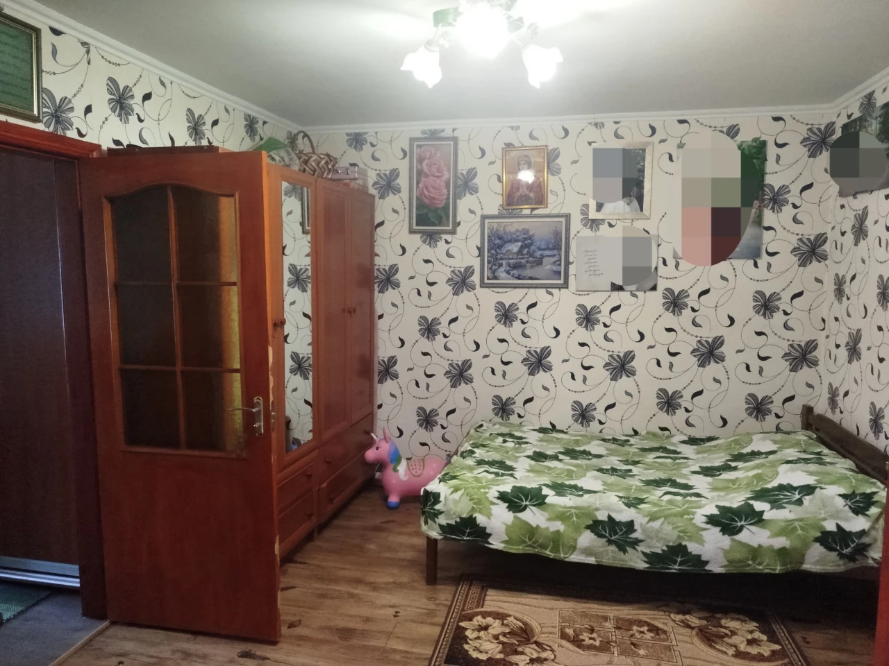 Частина будинку з окремою адресою в гарному місці біля річки